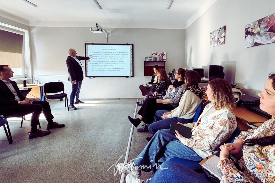 Regionalne Forum Praktyków Partycypacji w Wołominie uczestnicy spotkanie