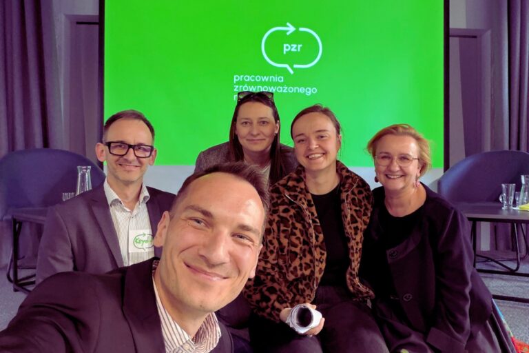 Aktualności: 75 osób, które wiedzą, po&nbsp;co&nbsp;działają - ilustracja