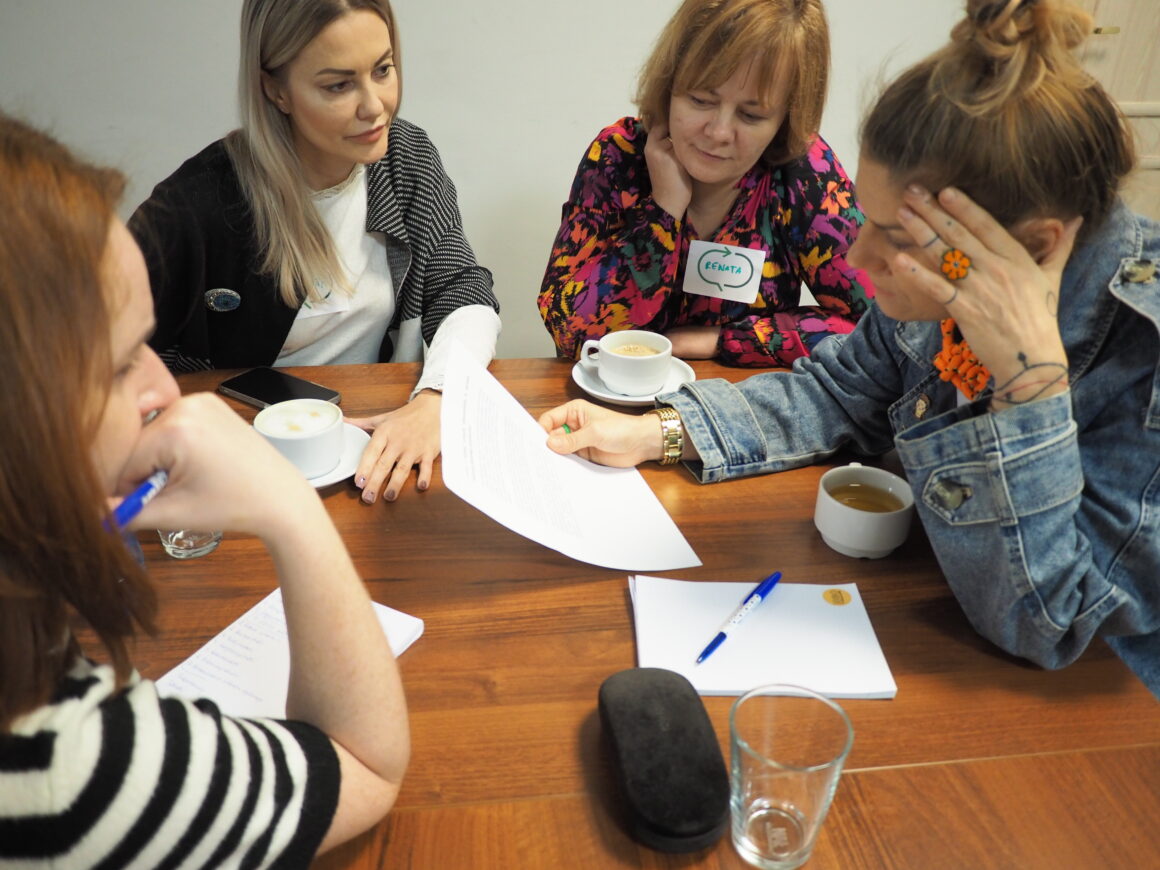 NGO polityki publiczne uczestnicy podczas spotkania