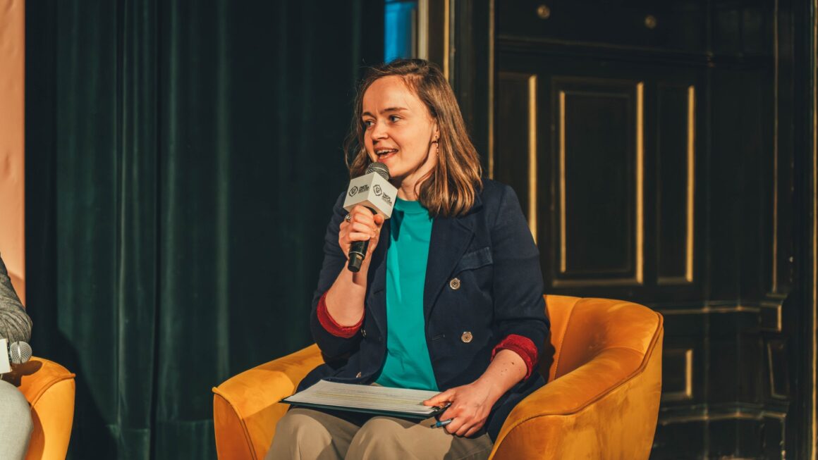 panel ekobójstwo Dwór Artusa Toruń prowadząca Sylwia Żulewska
